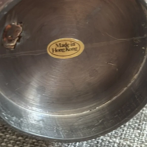 VINTAGE CHINESE / HONG KONG PURE PEWTER W/BRASS SMALL VASE crabs - Picture 10 of 10